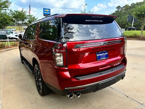 Used 2022 Chevrolet Suburban RST w/ Sport Performance Package RWD image 10