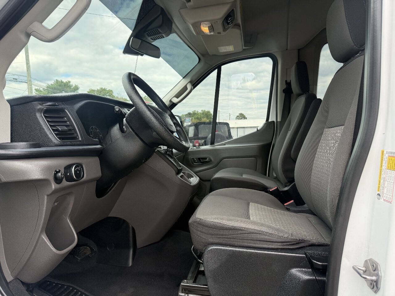 Used 2020 Ford Transit 350 XLT RWD image 4