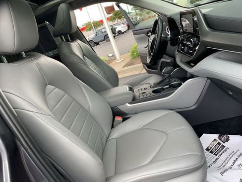 Certified 2024 Toyota Highlander XLE AWD/4WD image 14
