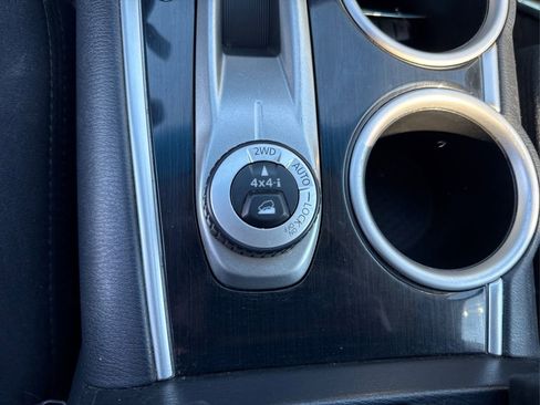 Used 2015 Nissan Pathfinder SV AWD/4WD image 33