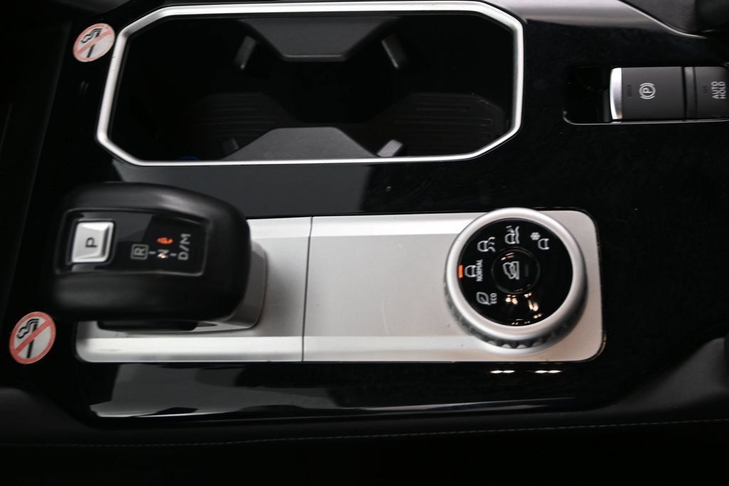 Used 2025 Mitsubishi Outlander SE FWD image 16