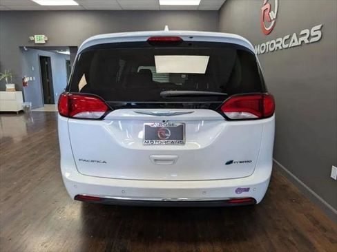 Used 2019 Chrysler Pacifica Limited w/ Advanced Safetytec Group image 4
