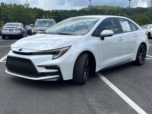 Used 2023 Toyota Corolla XSE FWD image 7