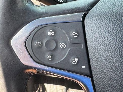 Used 2021 Chevrolet Traverse LT FWD image 24