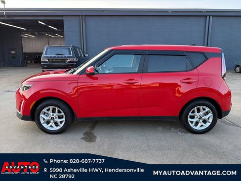 Used 2024 Kia Soul LX w/ Option Group 015 FWD image 6