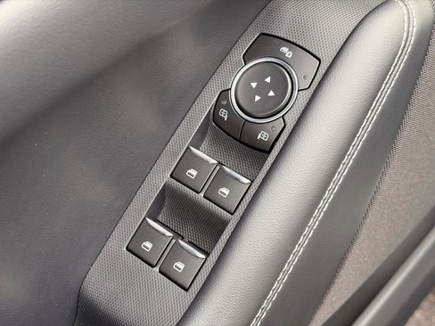 Used 2022 Ford Mustang Mach-E Select image 7