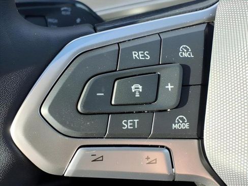 New 2026 Volkswagen Tiguan SE image 21