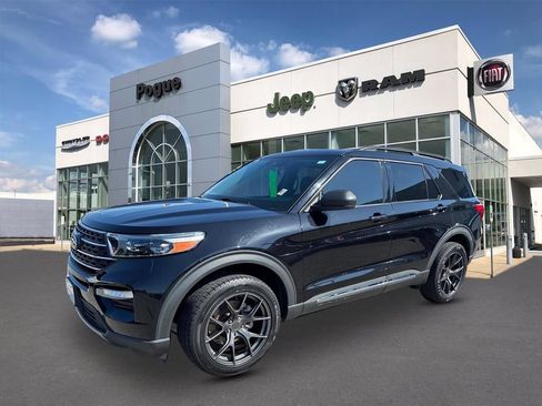 Used 2022 Ford Explorer XLT w/ Equipment Group 202A AWD/4WD image 4