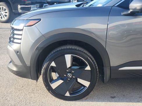 Used 2025 Nissan Kicks SR FWD image 5