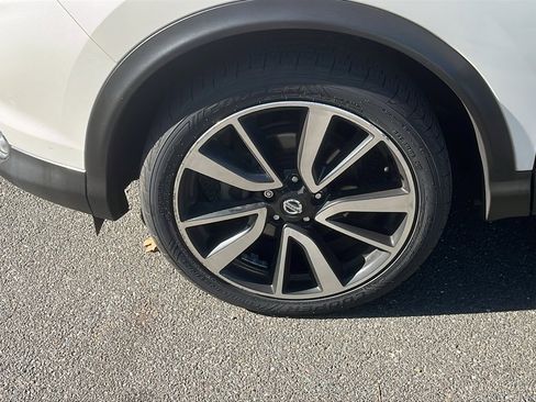 Used 2019 Nissan Rogue Sport SL w/ Premium Package image 9