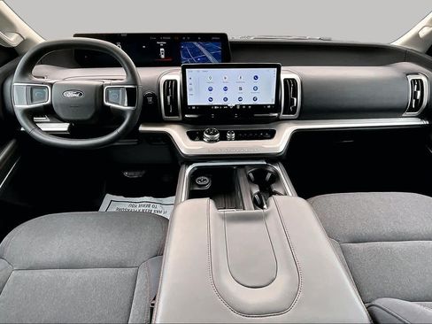 Certified 2025 Ford Expedition Active AWD/4WD image 16