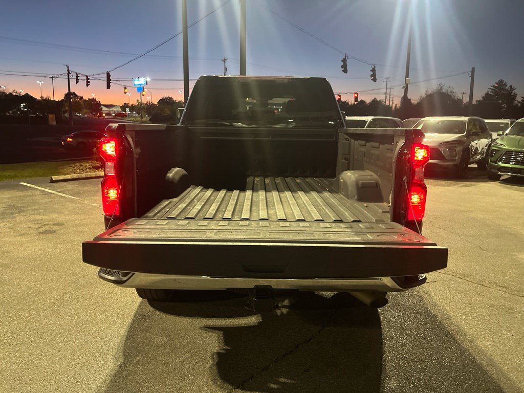Used 2024 Chevrolet Silverado 2500 LT w/ Convenience Package AWD/4WD image 10