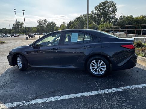 Used 2025 Toyota Camry LE FWD image 14