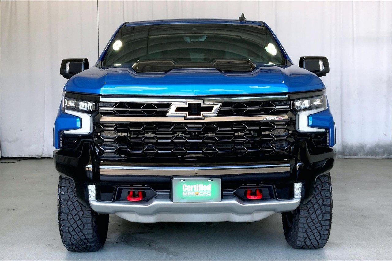 Used 2024 Chevrolet Silverado 1500 ZR2 w/ Technology Package AWD/4WD image 2