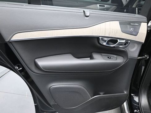Used 2024 Volvo XC90 B6 Ultimate w/ Lounge Package image 13