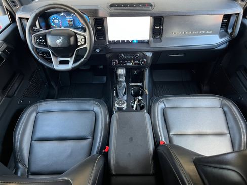 Used 2025 Ford Bronco Badlands AWD/4WD image 16