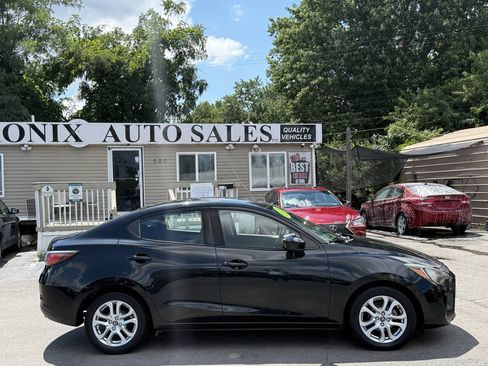 Used 2018 Toyota Yaris iA FWD image 7
