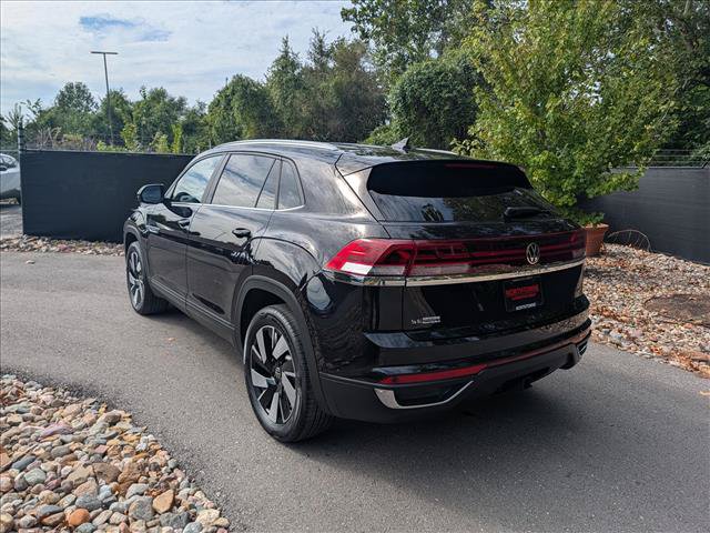 Used 2024 Volkswagen Atlas Cross Sport SE AWD/4WD image 3