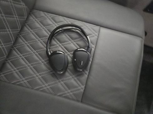 Used 2023 GMC Savana 2500 image 36