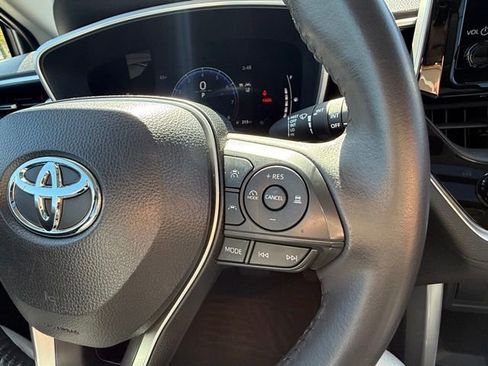 Used 2024 Toyota Corolla Cross XLE w/ Convenience Package image 16