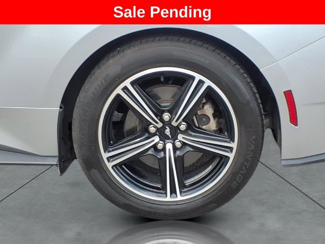 Used 2024 Ford Mustang Convertible RWD image 4