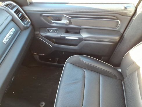 Used 2024 RAM 1500 Laramie image 32