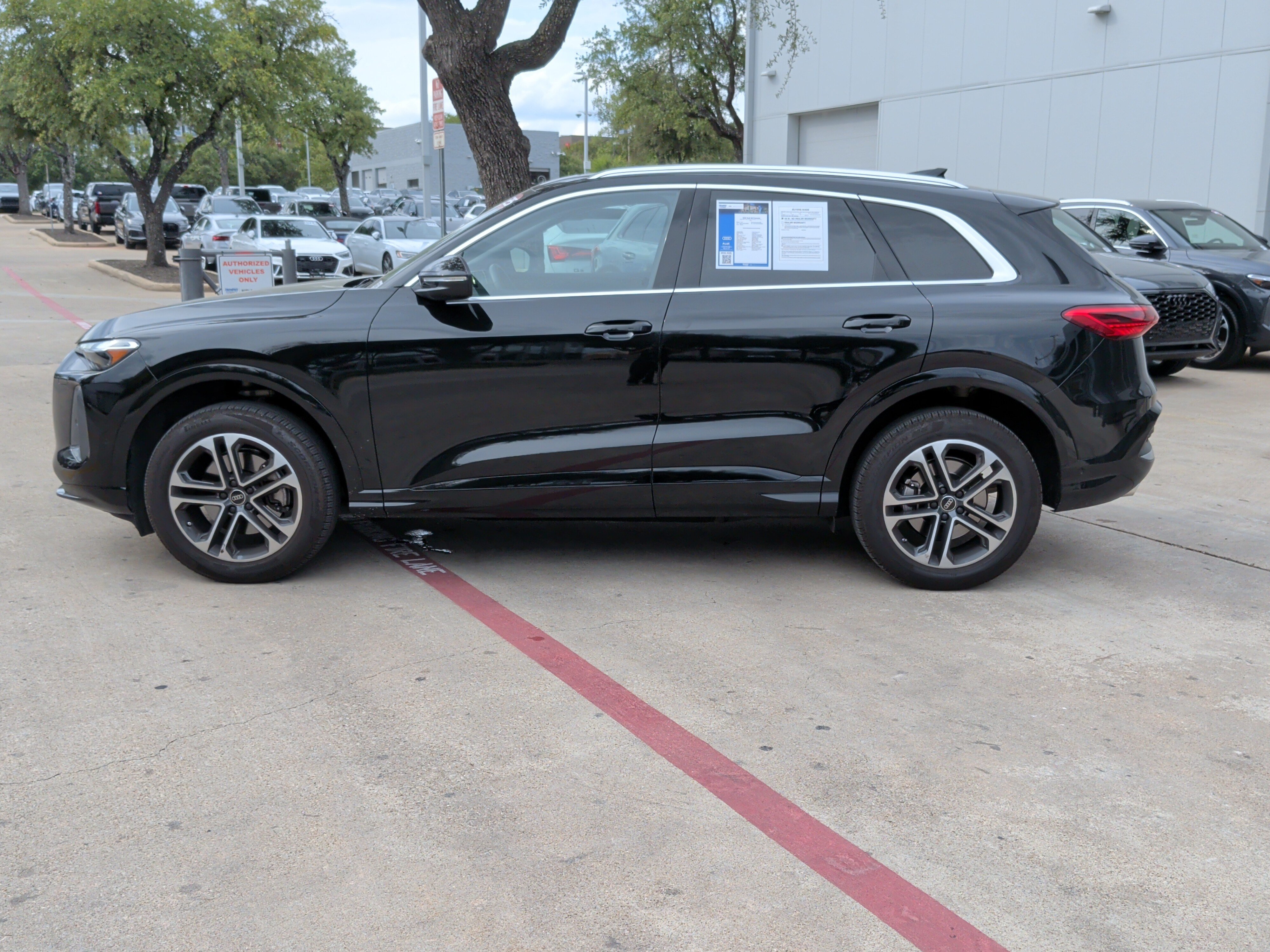 Used 2025 Audi Q5 Premium w/ Convenience Package AWD/4WD image 6