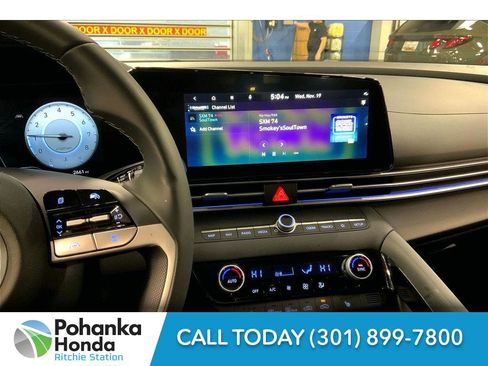 Used 2024 Hyundai Elantra Limited image 5