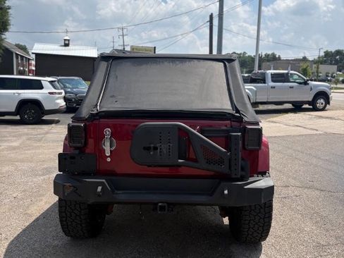 Used 2012 Jeep Wrangler Unlimited Sahara w/ Dual Top Group AWD/4WD image 6