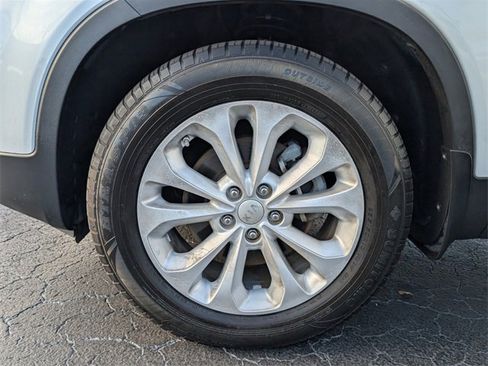 Used 2015 Kia Sorento EX image 19