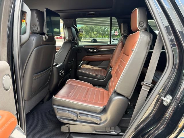Used 2023 GMC Yukon Denali Ultimate AWD/4WD image 18