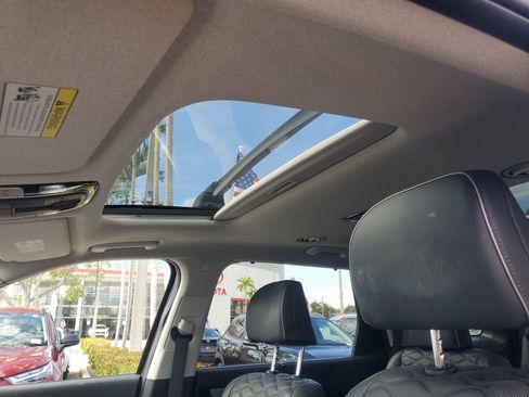 Used 2021 Hyundai Palisade Limited image 19