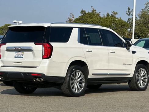 Used 2021 GMC Yukon Denali image 2