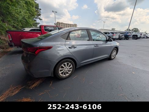 Used 2019 Hyundai Accent SEL FWD image 3