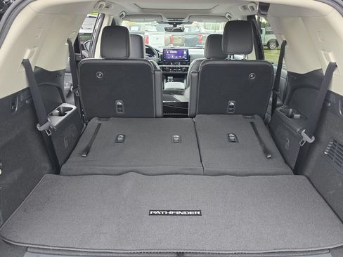 New 2026 Nissan Pathfinder SL w/ SL Premium Package AWD/4WD image 14