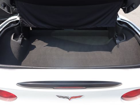 Used 2011 Chevrolet Corvette Grand Sport w/ Preferred Equipment Group RWD image 11