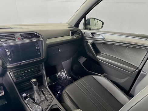 Certified 2023 Volkswagen Tiguan SE R-Line image 22