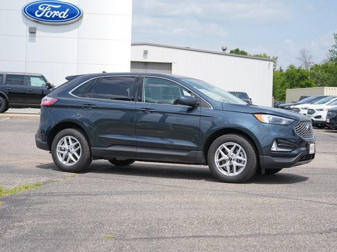 Used 2023 Ford Edge SEL w/ Convenience Package AWD/4WD image 2