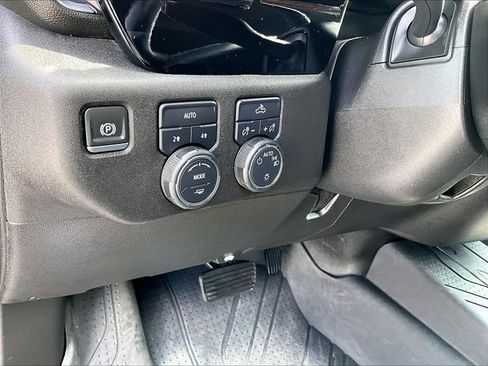 Used 2024 Chevrolet Silverado 1500 LT AWD/4WD image 30