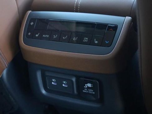 New 2026 Nissan Pathfinder Platinum AWD/4WD image 23
