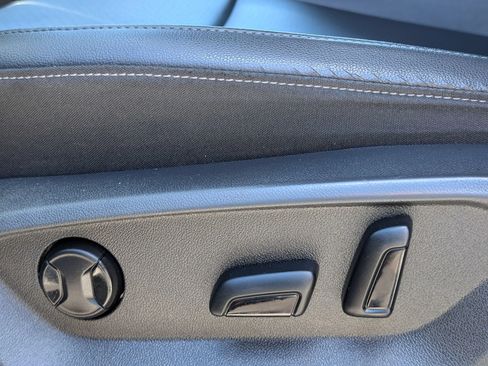 Used 2018 Volkswagen Atlas SE FWD image 17