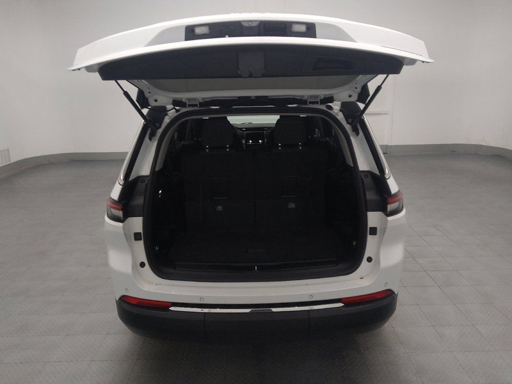 Used 2023 Jeep Grand Cherokee L Laredo RWD image 29