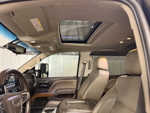 Used 2018 GMC Sierra 2500 SLT w/ Duramax Plus Package AWD/4WD image 9