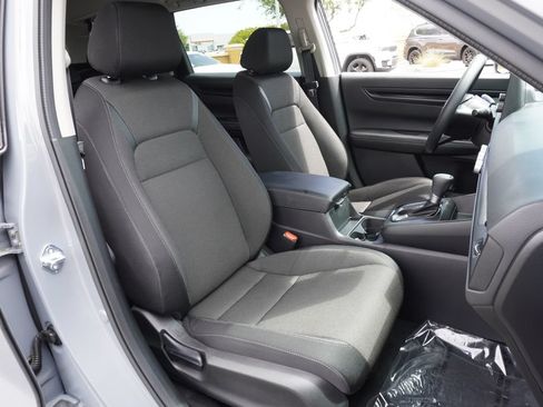 Used 2025 Honda CR-V EX image 12