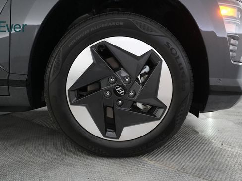 Used 2024 Hyundai Kona Limited FWD image 20