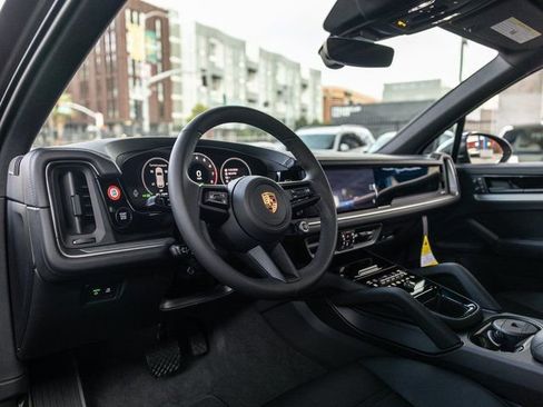 New 2026 Porsche Cayenne E-Hybrid AWD/4WD image 4