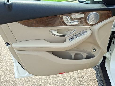 Used 2017 Mercedes-Benz GLC 300 image 9