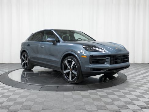 New 2026 Porsche Cayenne Coupe AWD/4WD image 9