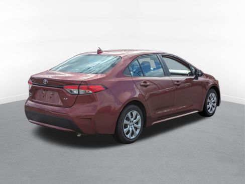 Used 2022 Toyota Corolla LE image 3