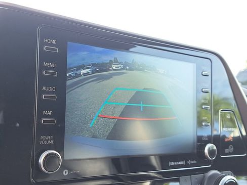 Certified 2021 Toyota Highlander XLE image 25